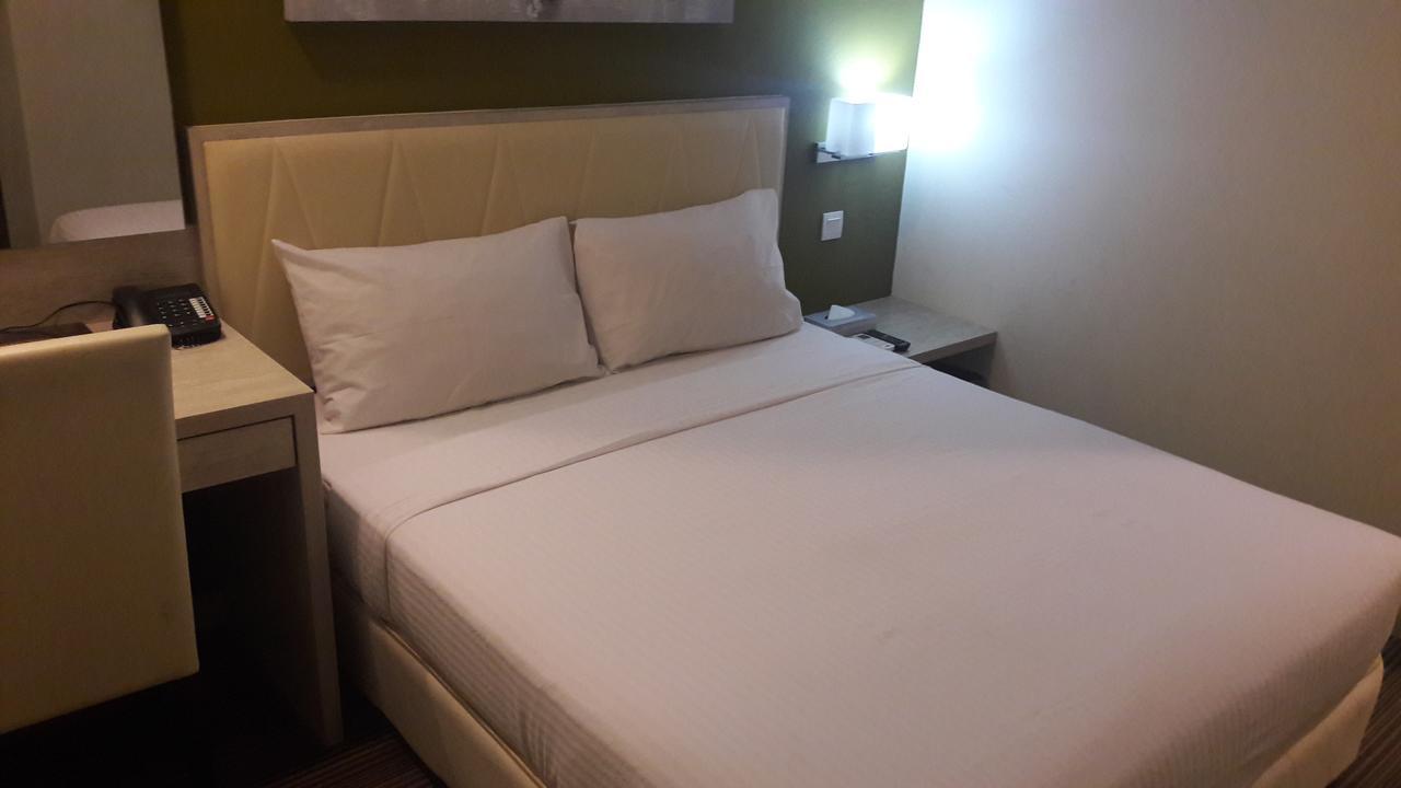 Kosma Business Hotel Куантан Екстер'єр фото